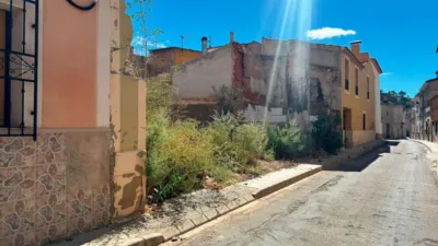 Terreno en venta en Calle de las Eras, 20, cerca de Calle de Ramón y Cajal - Más